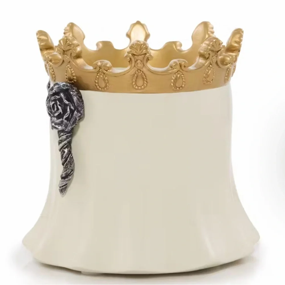 Yankee Candle Royal Ghost Halloween Jar Candle Holder Crown NEW In Box
